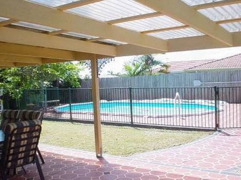 Photo - 10 Perentie Street, Regents Park QLD 4118 - Image 13