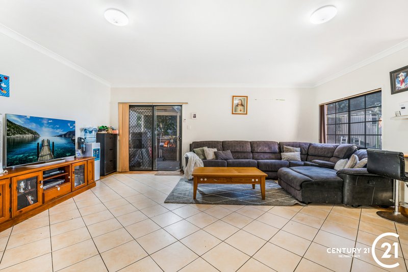 Photo - 10 Perina Close, Casula NSW 2170 - Image 4