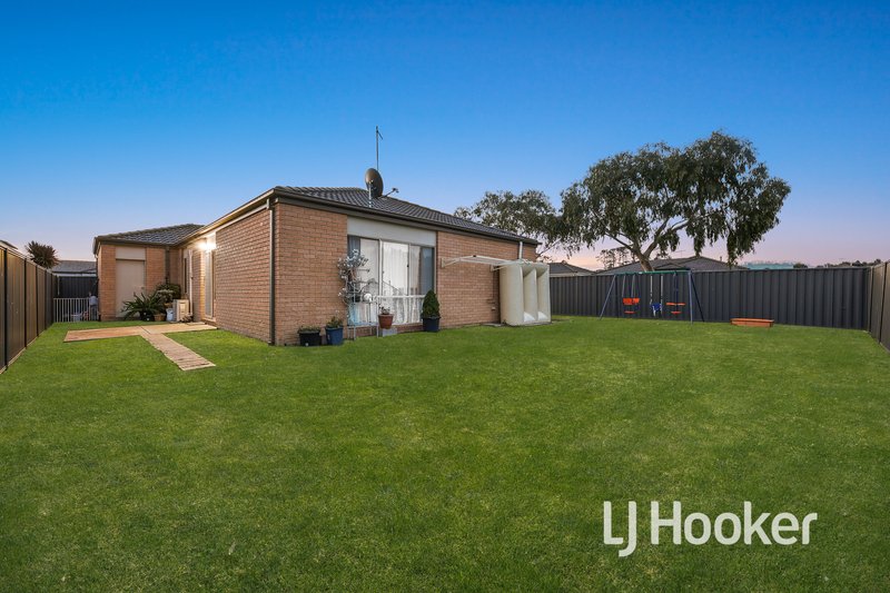 Photo - 10 Persimmon Lane, Pakenham VIC 3810 - Image 12