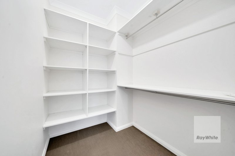 Photo - 10 Perugia Avenue, Greenvale VIC 3059 - Image 4