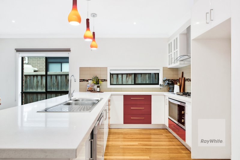 Photo - 10 Perugia Avenue, Greenvale VIC 3059 - Image 6