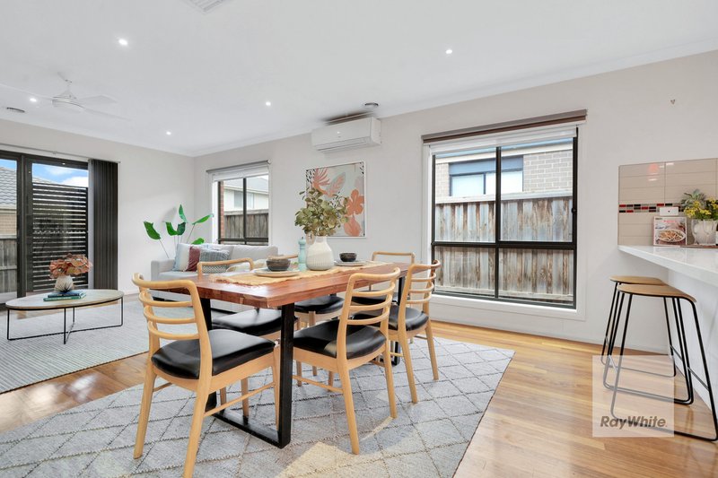 Photo - 10 Perugia Avenue, Greenvale VIC 3059 - Image 9