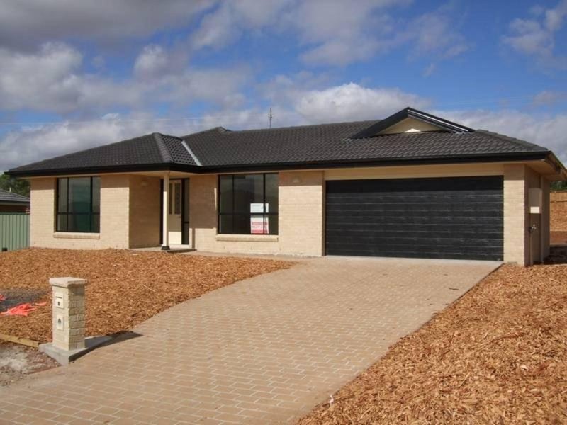 10 Peter Coote Street, Quirindi NSW 2343