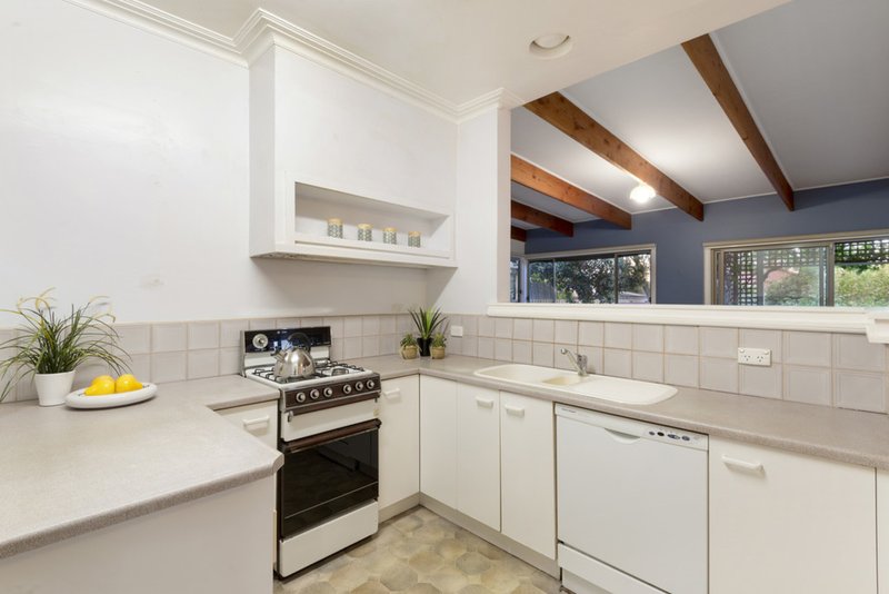 Photo - 10 Peter Street, Oakleigh South VIC 3167 - Image 3