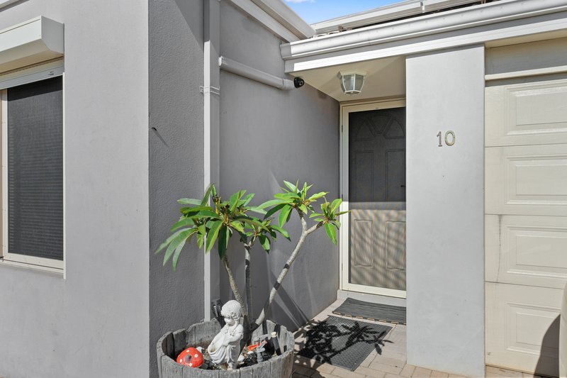 Photo - 10 Peto Close, Baldivis WA 6171 - Image 5