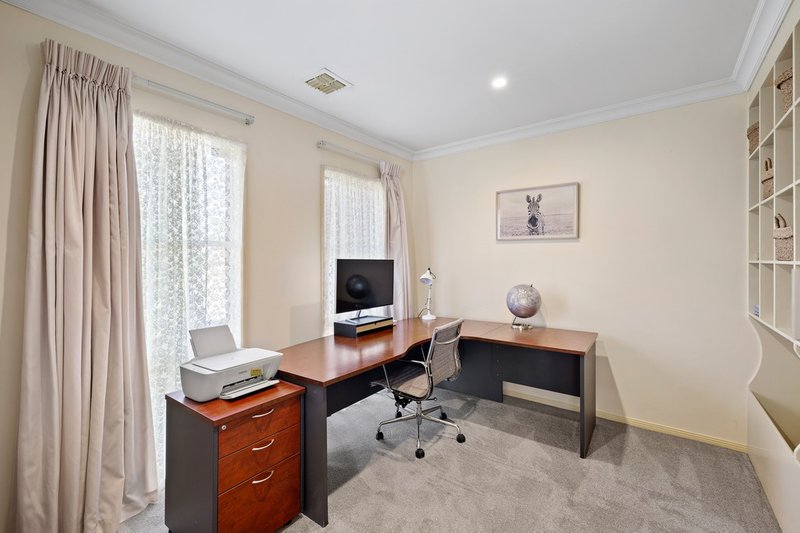 Photo - 10 Pezzimenti Place, Wonga Park VIC 3115 - Image 15