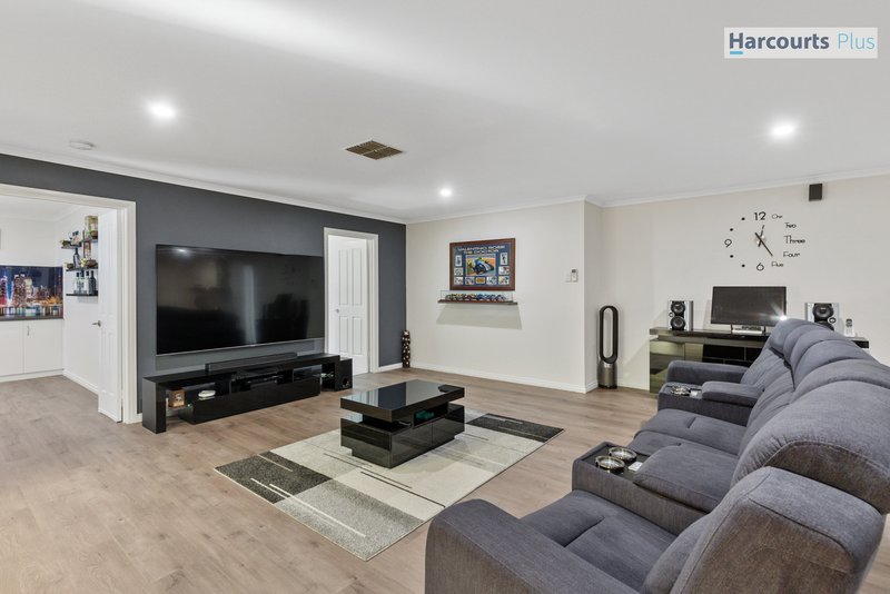 Photo - 10 Phillip Court, Hallett Cove SA 5158 - Image 5