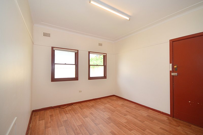 Photo - 10 Phillip Street, St Marys NSW 2760 - Image 4