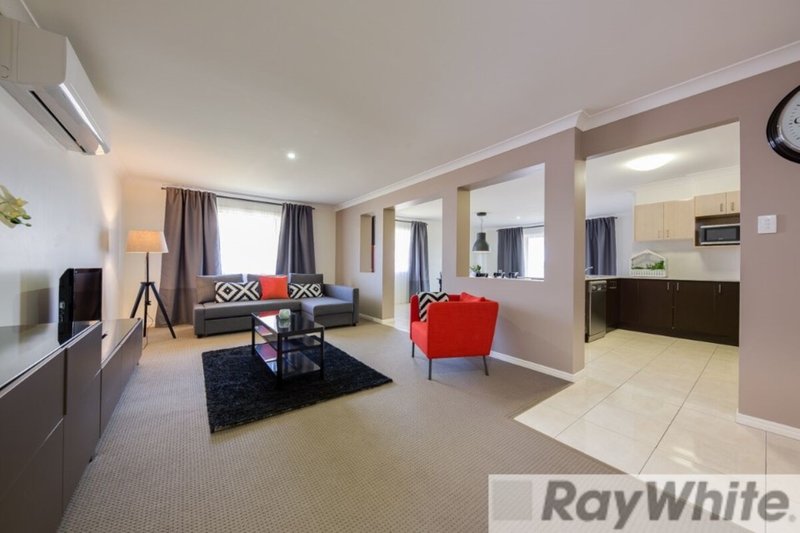 Photo - 10 Phoebe Way, Gleneagle QLD 4285 - Image 3