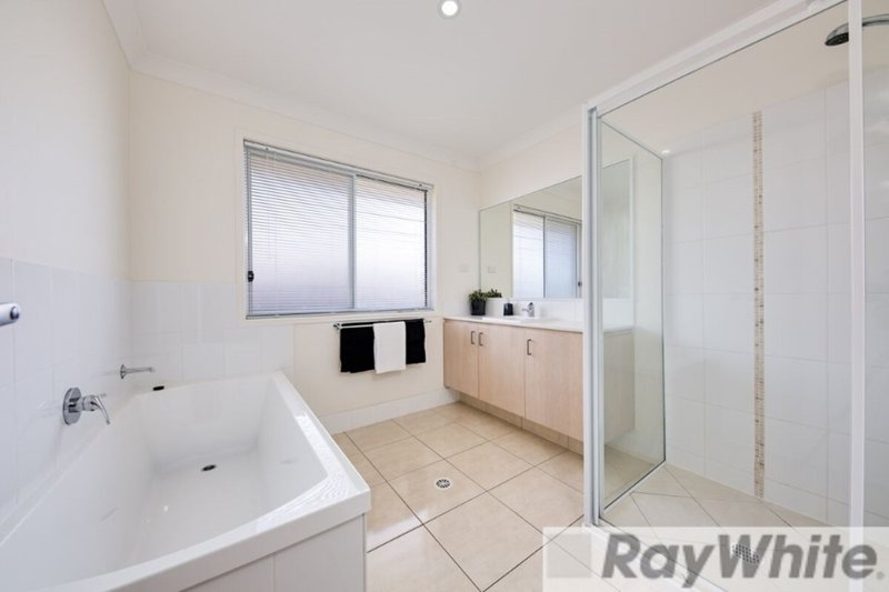 Photo - 10 Phoebe Way, Gleneagle QLD 4285 - Image 10