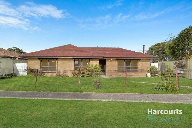Photo - 10 Phyllis Parade, Deer Park VIC 3023 - Image 1