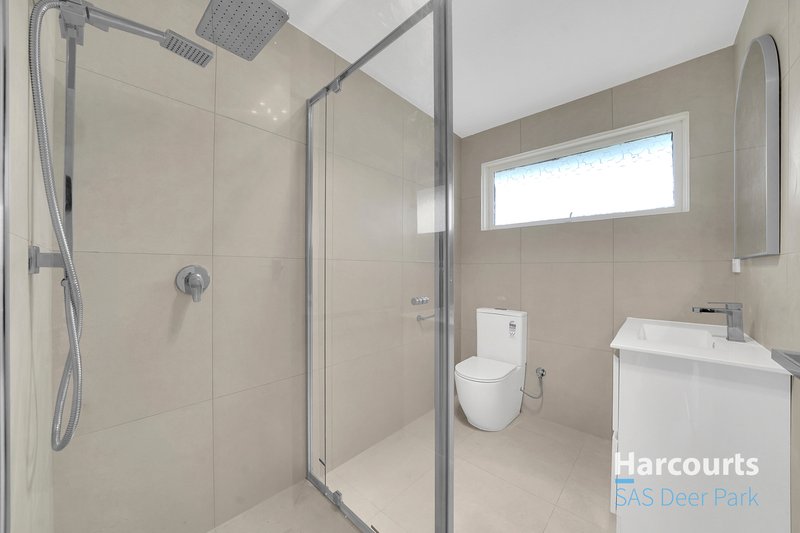 Photo - 10 Phyllis Parade, Deer Park VIC 3023 - Image 10