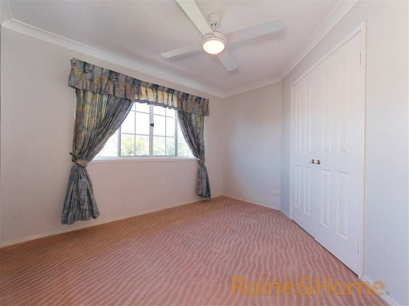 Photo - 10 Picasso Place, Mackenzie QLD 4156 - Image 18