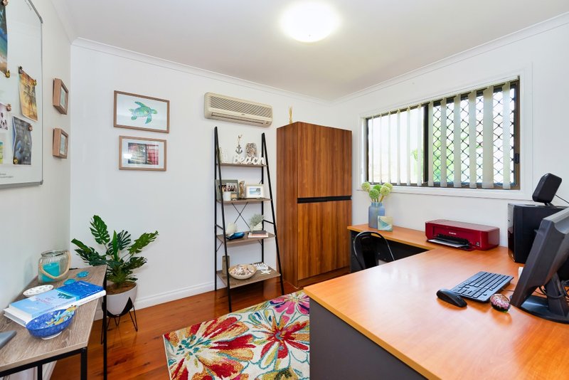Photo - 10 Piper Street, West Gladstone QLD 4680 - Image 11