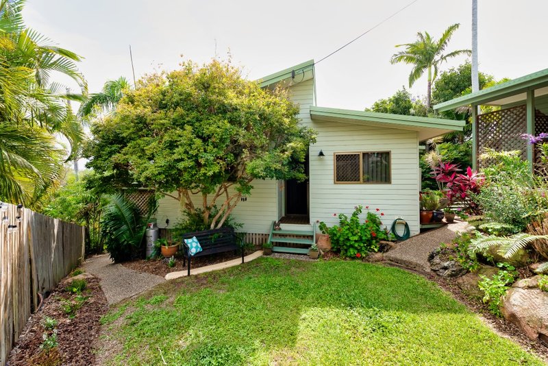Photo - 10 Piper Street, West Gladstone QLD 4680 - Image 15
