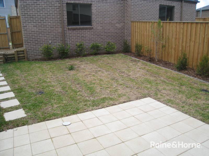 Photo - 10 Pollifrone Street, Kellyville Ridge NSW 2155 - Image 8