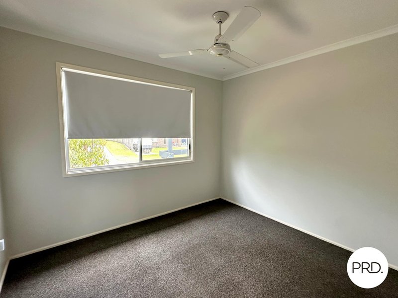 Photo - 10 Polmaise Street, Boyne Island QLD 4680 - Image 9