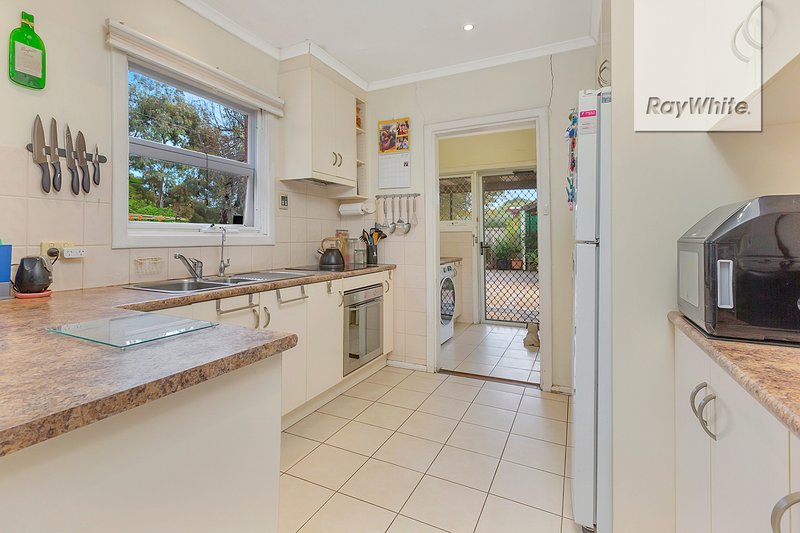 Photo - 10 Ponsford Crescent, Parafield Gardens SA 5107 - Image 2