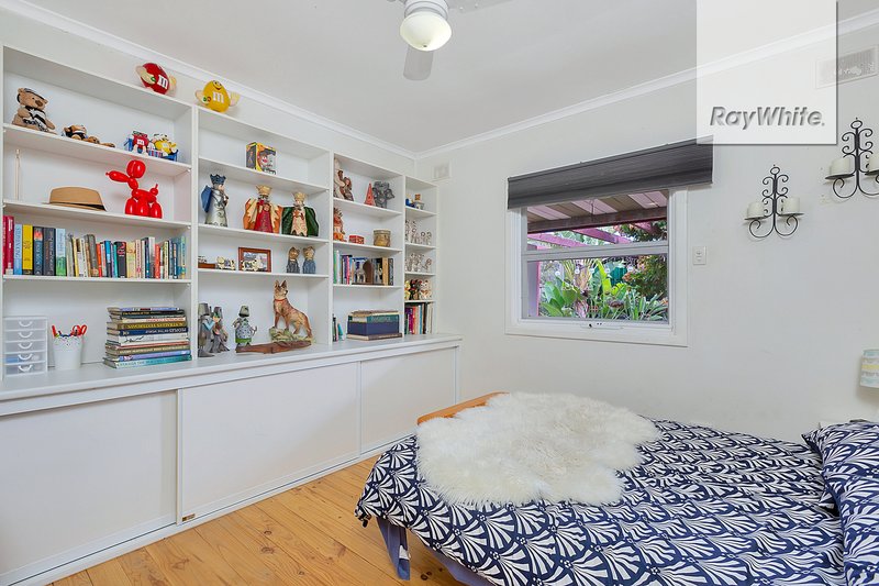 Photo - 10 Ponsford Crescent, Parafield Gardens SA 5107 - Image 4