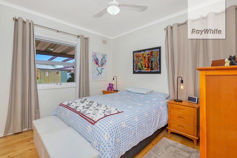 Photo - 10 Ponsford Crescent, Parafield Gardens SA 5107 - Image 5