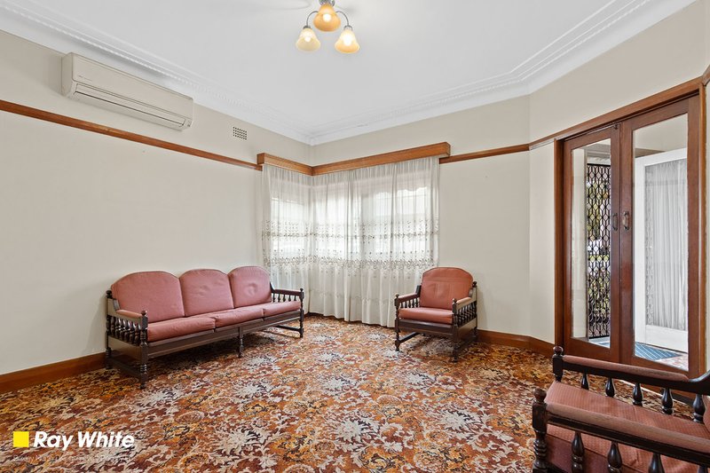 Photo - 10 Poole Street, Kingsgrove NSW 2208 - Image 4