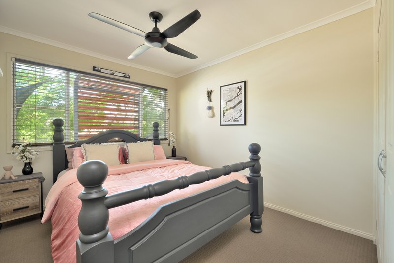 Photo - 10 Poppel Street, Kin Kora QLD 4680 - Image 12