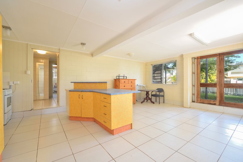 Photo - 10 Poppel Street, Kin Kora QLD 4680 - Image 14