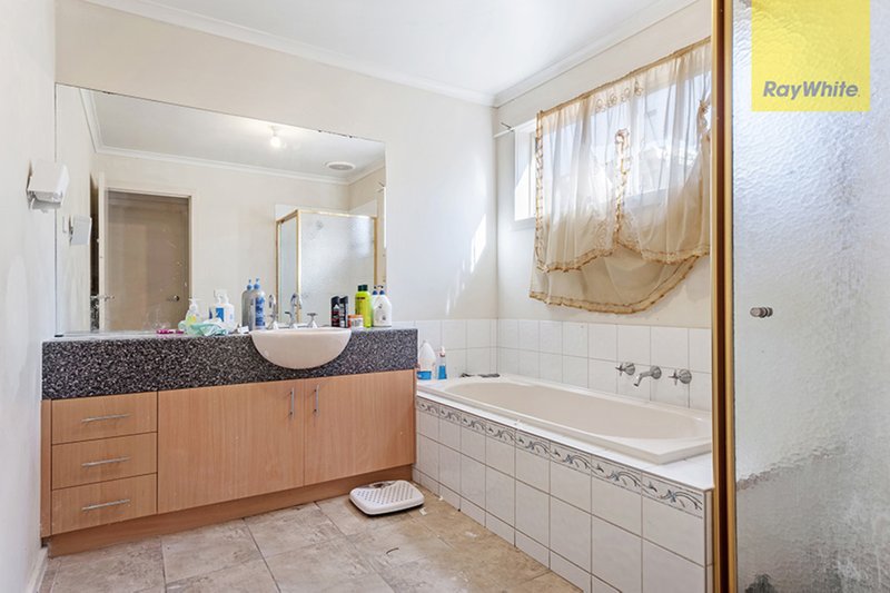 Photo - 10 Porchester Green, Derrimut VIC 3030 - Image 6