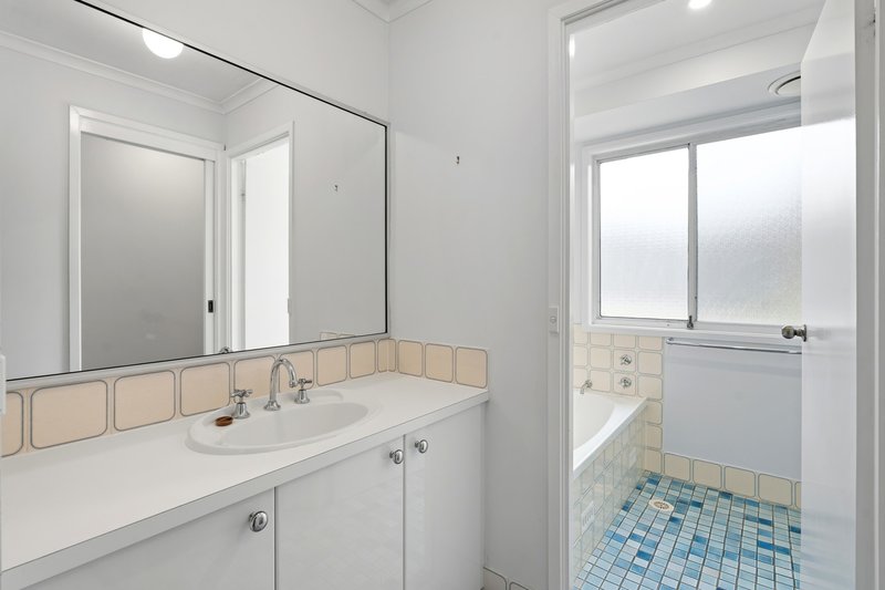 Photo - 10 Premier Way, Bateau Bay NSW 2261 - Image 8