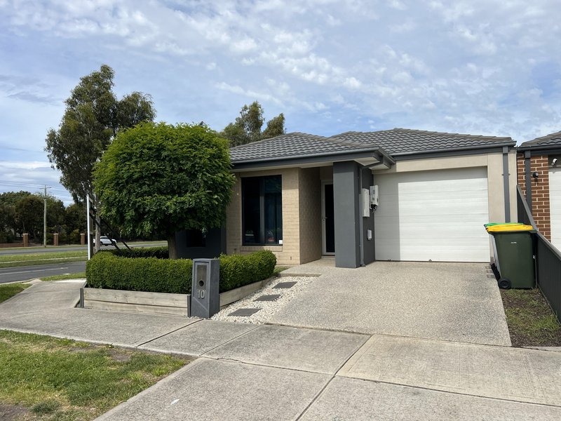 10 Prendergast Avenue, Cranbourne East VIC 3977