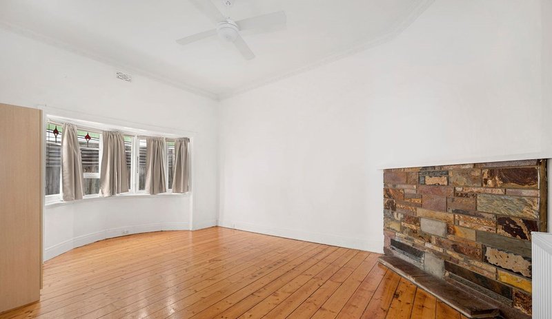 Photo - 10 Price Street, Reservoir VIC 3073 - Image 5