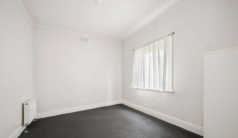 Photo - 10 Price Street, Reservoir VIC 3073 - Image 7