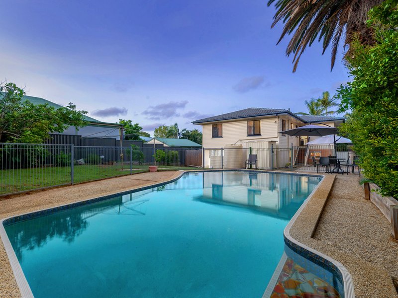 Photo - 10 Primula Street, Nudgee QLD 4014 - Image 3