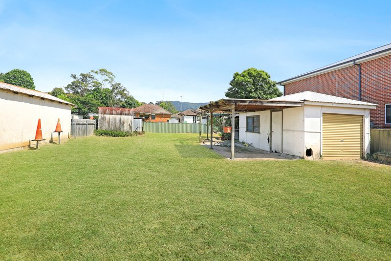 Photo - 10 Princes Highway, Figtree NSW 2525 - Image 3