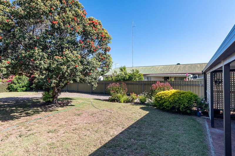 Photo - 10 Princes Highway, Meningie SA 5264 - Image 16