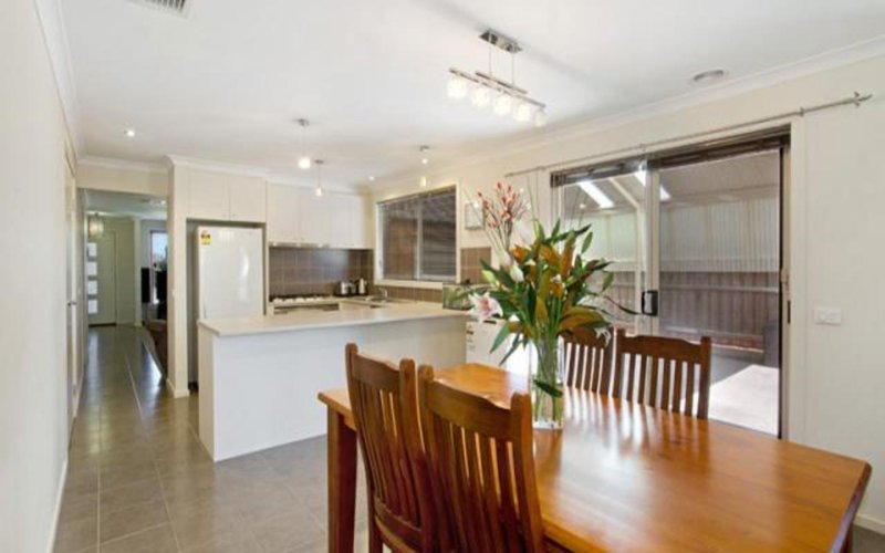 Photo - 10 Prospect Place, Wallan VIC 3756 - Image 3