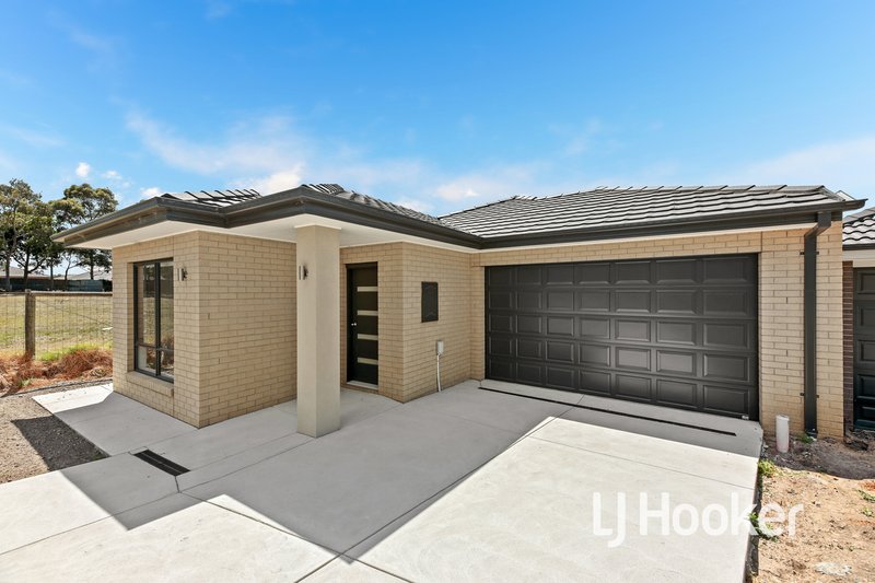 Photo - 10 Prosperous Way, Cranbourne East VIC 3977 - Image 17