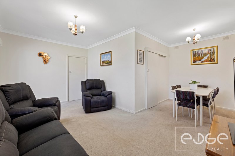 Photo - 10 Prunus Avenue, Elizabeth Vale SA 5112 - Image 4