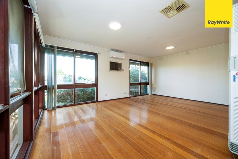 Photo - 10 Quail Crescent, Melton VIC 3337 - Image 2
