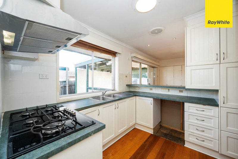 Photo - 10 Quail Crescent, Melton VIC 3337 - Image 6