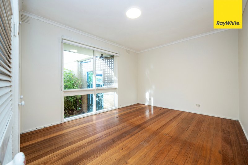 Photo - 10 Quail Crescent, Melton VIC 3337 - Image 8
