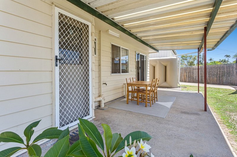 Photo - 10 Quandong Street, Crestmead QLD 4132 - Image 11