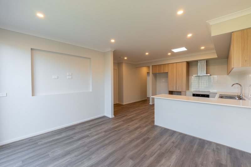 Photo - 10 Quarter Way, Donnybrook VIC 3064 - Image 5