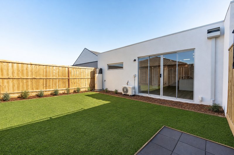 Photo - 10 Quarter Way, Donnybrook VIC 3064 - Image 11