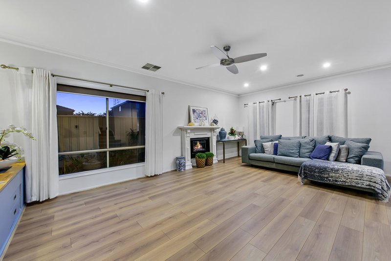 Photo - 10 Queensberry Court, Hillside VIC 3037 - Image 6