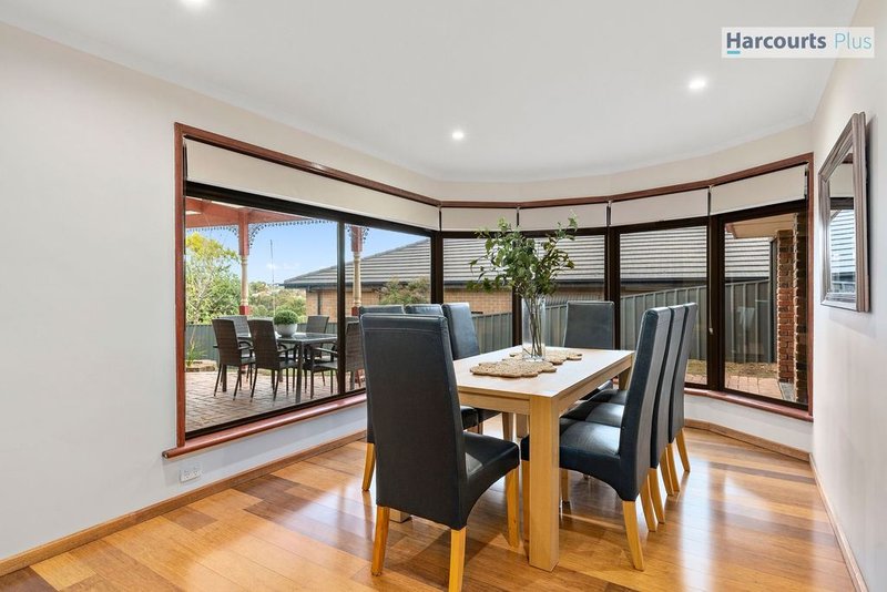 Photo - 10 Quinvale Road, Hallett Cove SA 5158 - Image 5