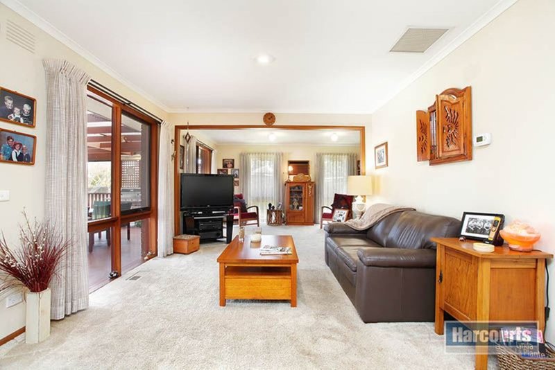 Photo - 10 Raheen Court, Vermont South VIC 3133 - Image 4