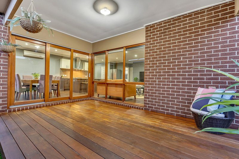 Photo - 10 Rainham Avenue, Craigieburn VIC 3064 - Image 15