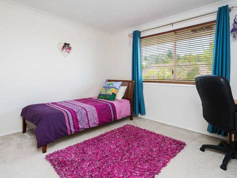 Photo - 10 Rangeview Ct , Burleigh Waters QLD 4220 - Image 13