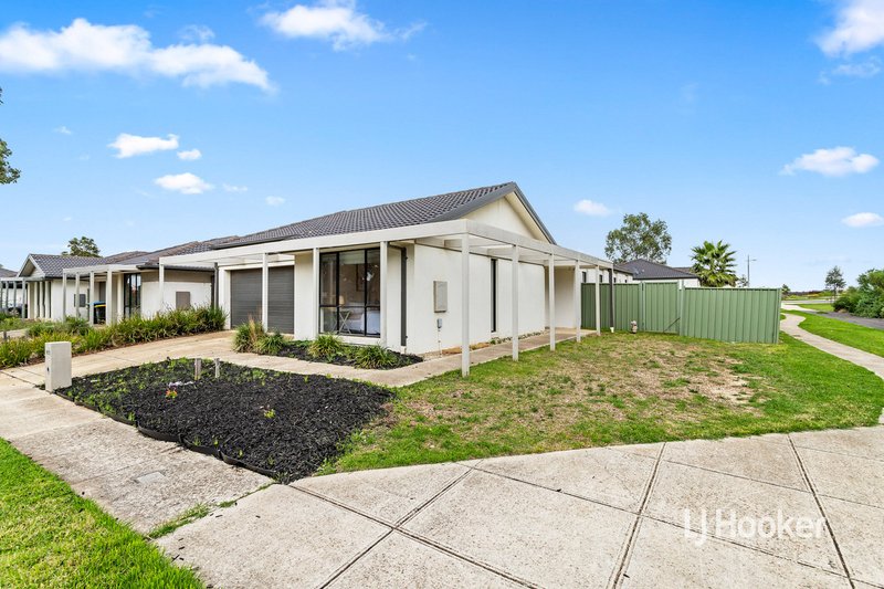 Photo - 10 Rathgar Mews, Wyndham Vale VIC 3024 - Image 2